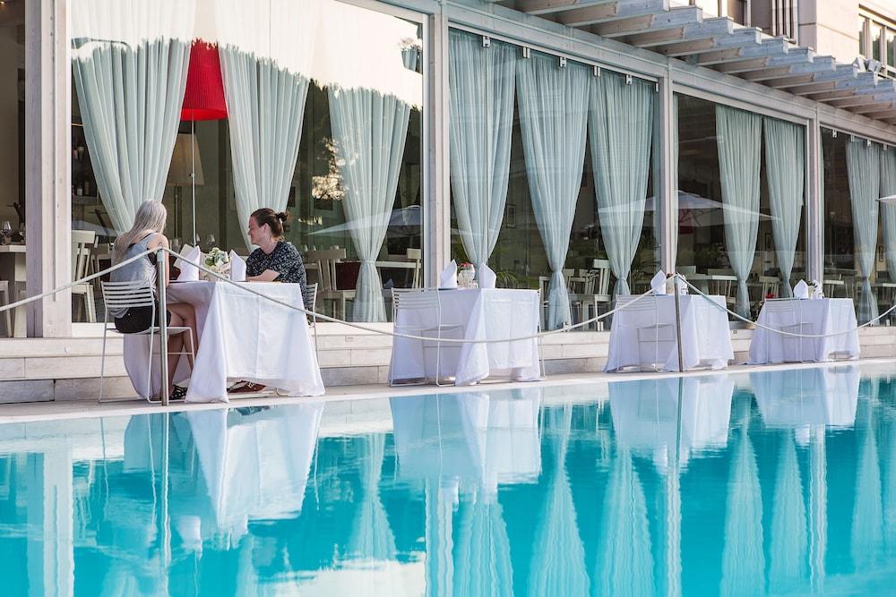 Italiana Hotels Florence - Outdoor Pool