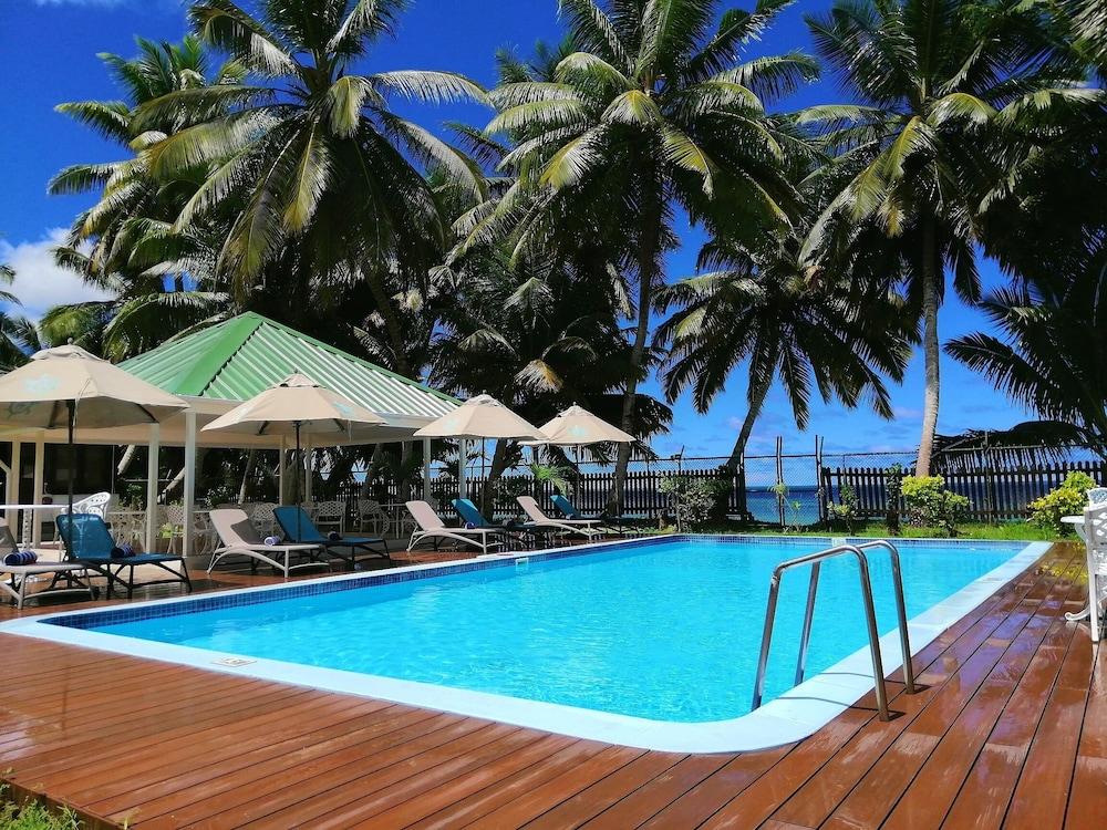 Le Relax Beach Resort - Praslin - Property Grounds