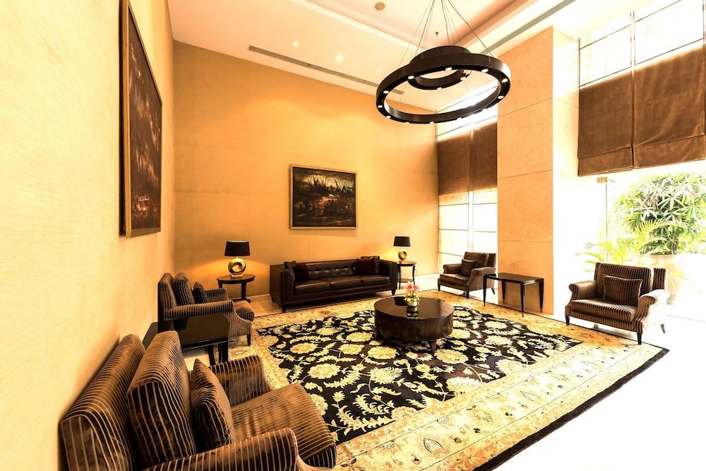 Oakwood Premier Prestige Bangalore - Lobby Sitting Area
