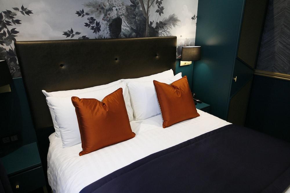 The Portico Hotel - Room