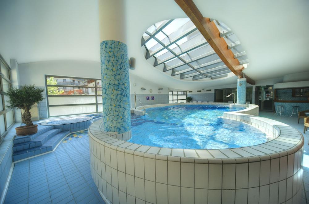 Hotel Lovec - Pool