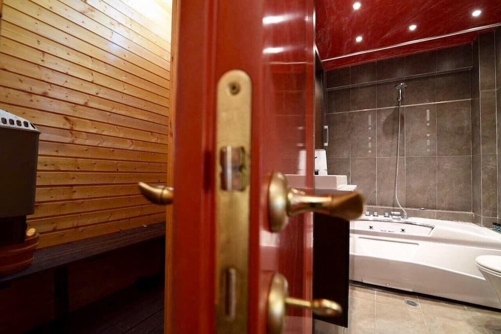بيرايوس أواسيز 2 سكند فلور - Bathroom