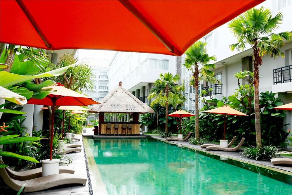 b Hotel Bali & Spa - Outdoor Pool