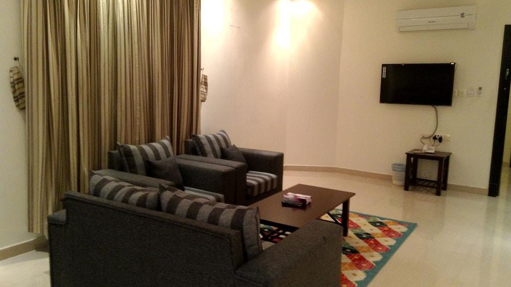 Slana Al Malqa - Living Room
