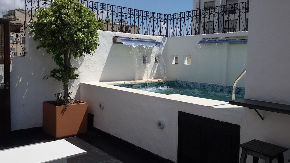 Melia Recoleta Plaza - Rooftop Pool