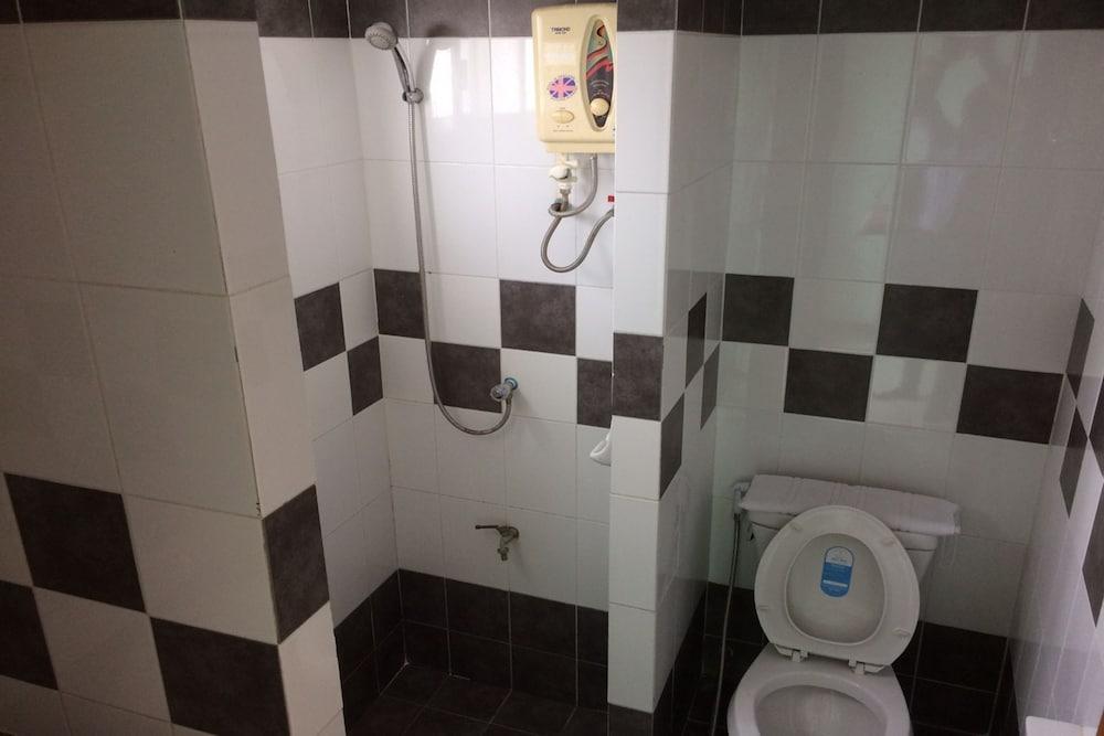 Soravit Place Apartment - Bathroom