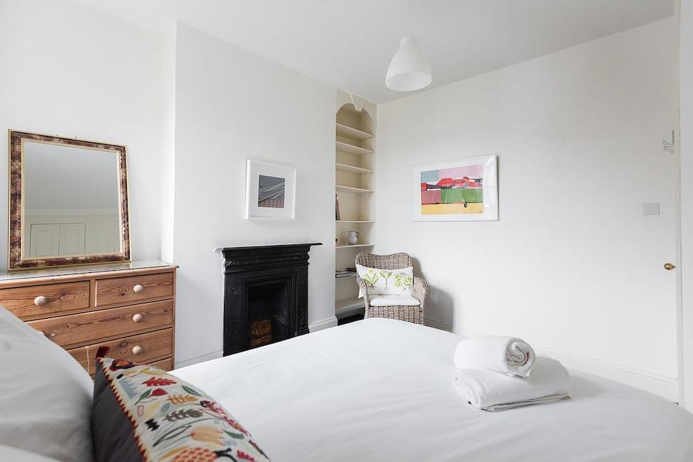 The Battersea Apartments - Room