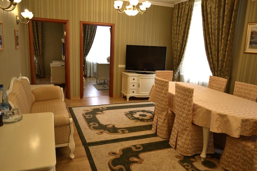 Azimut Hotel Yaroslavl - Room