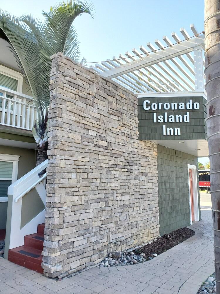 Coronado Island Inn - Exterior