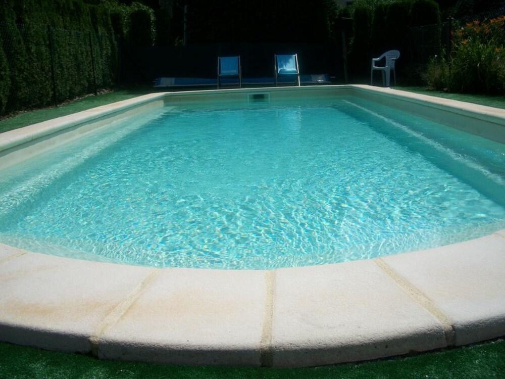 Chalet Les Aigles - Outdoor Pool