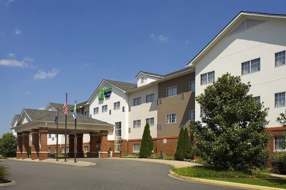 Holiday Inn Express & Suites Charlottesville - Ruckersville, an IHG Hotel - Featured Image