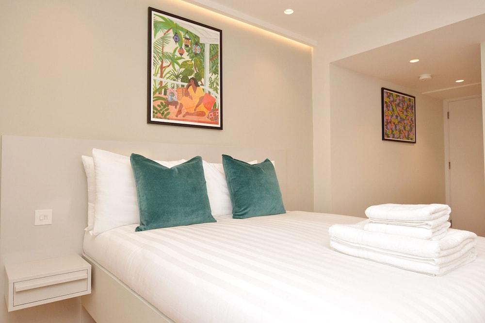 Cromwell Serviced Apartment by Concept Apartments - Room