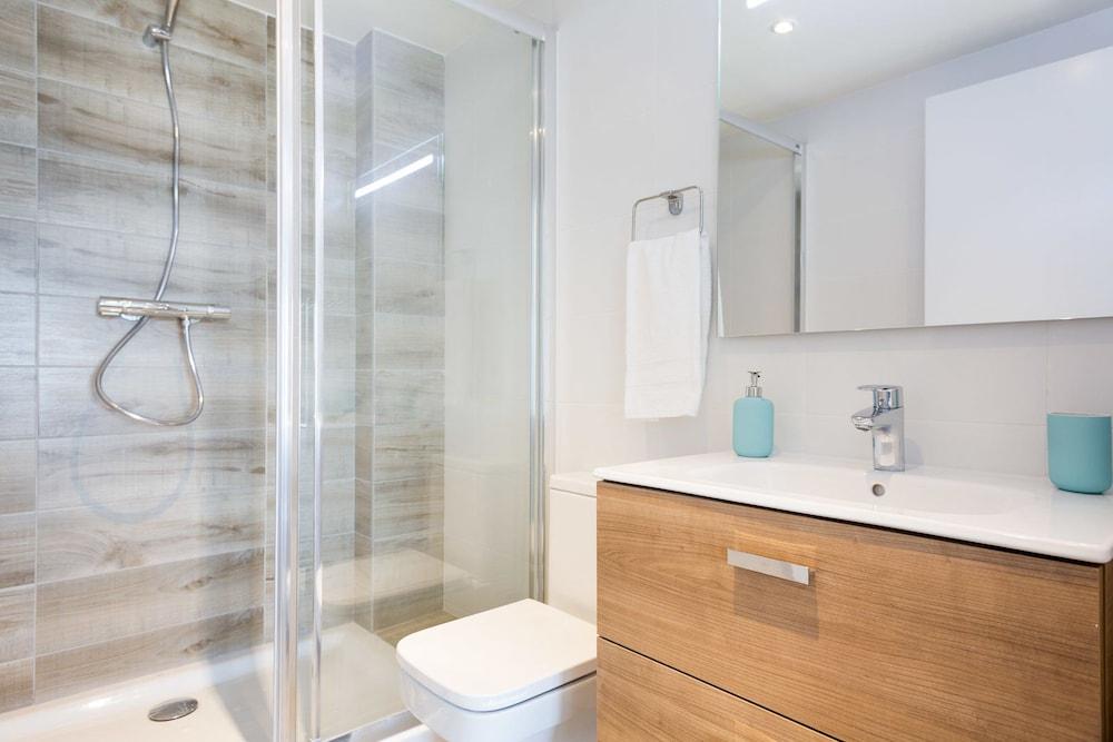 Olala Port Forum Apartments - Bathroom