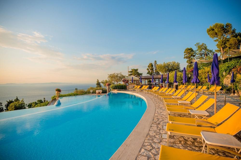Caesar Augustus, Relais & Chateaux Hotel - Infinity Pool
