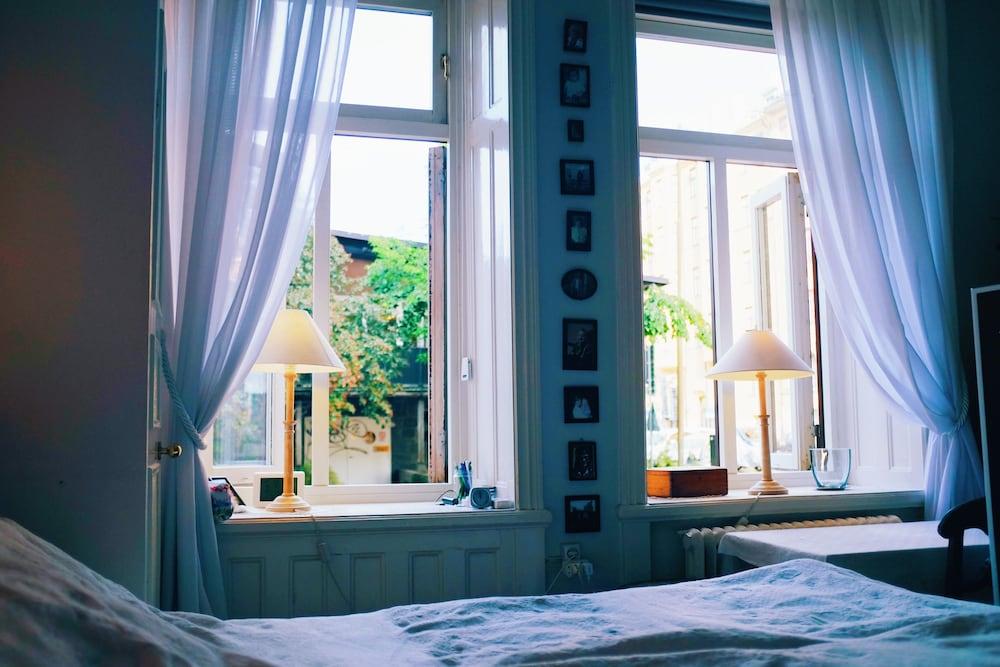 Beautiful, Artistic, Heirloom Apartment - Room