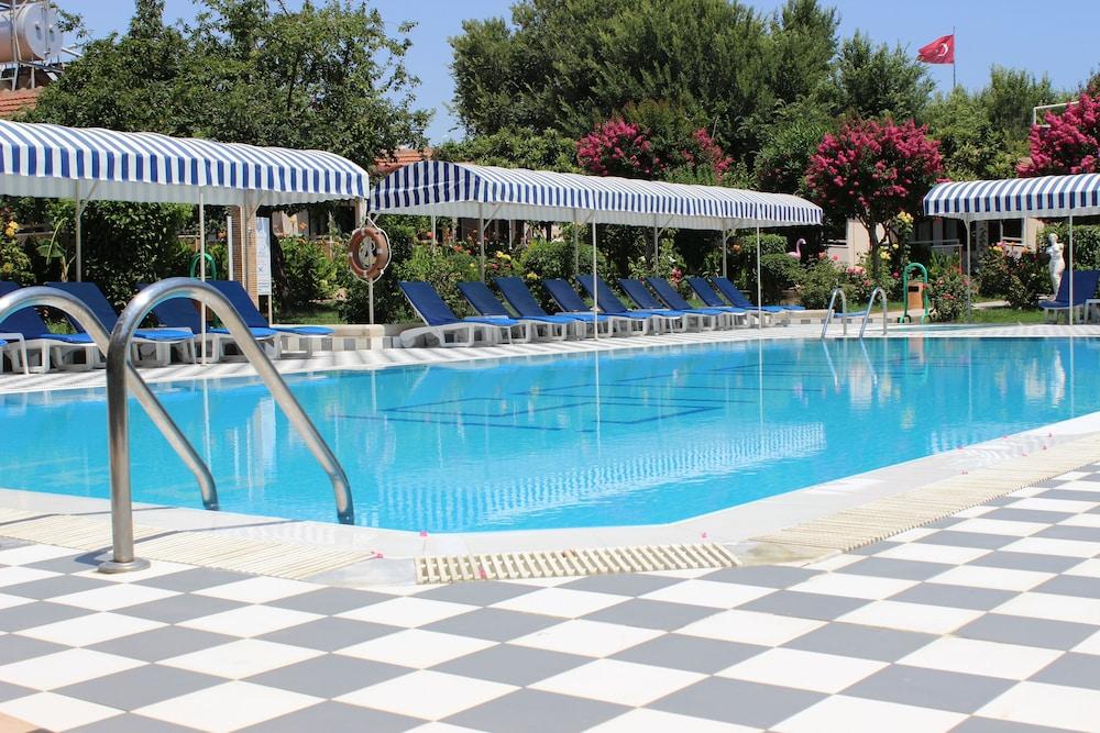 Hulusi Hotel - Outdoor Pool