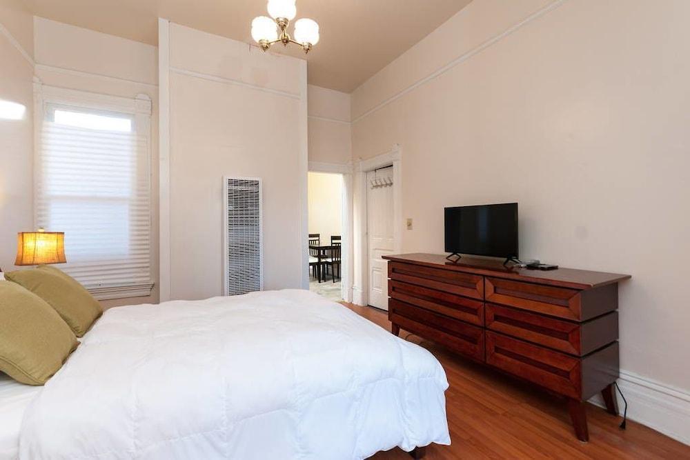 Elegant One Bedroom in Downtown Oakland - Room amenity
