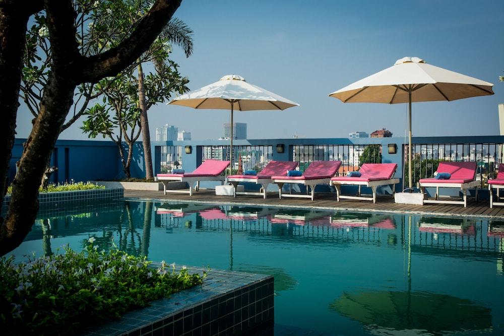 Frangipani Royal Palace Hotel - Rooftop Pool