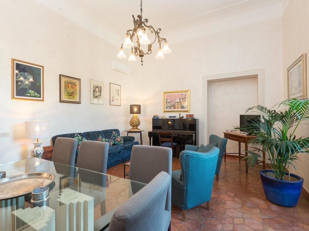 RSH Trastevere Large Comfortable Panoramic Apartment - Featured Image