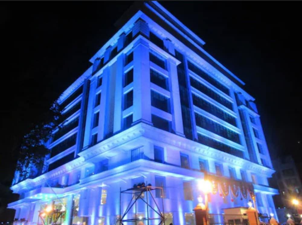 The Byke Suraj Plaza Veg Hotel, Thane - Featured Image