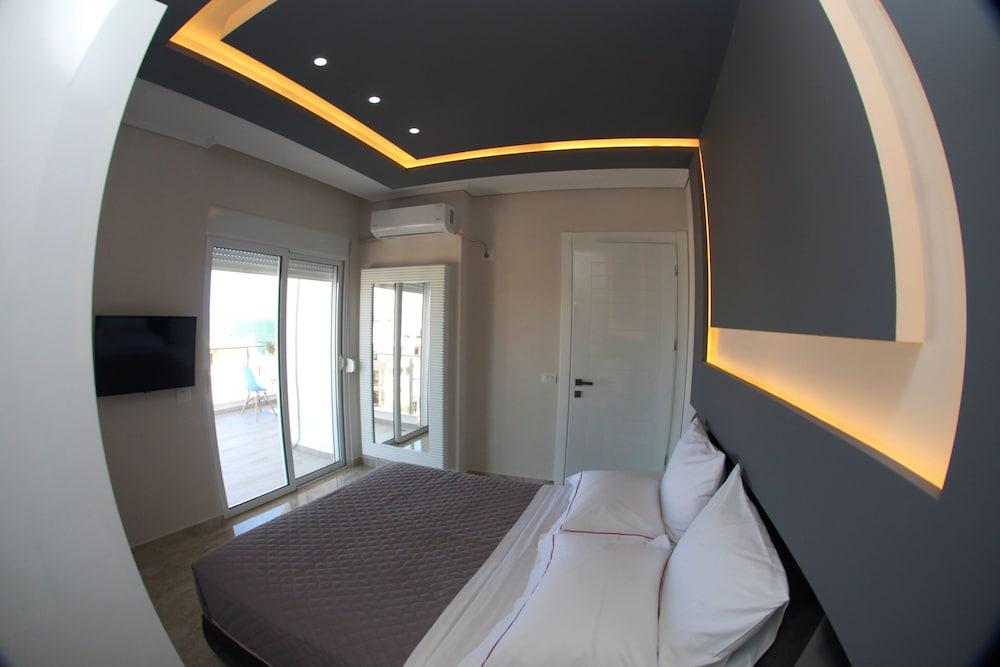 Oceanic Luxury Apartments - Room