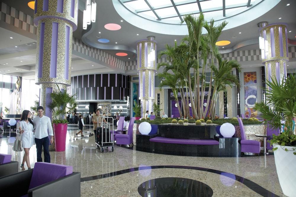 Riu Palace Peninsula - All Inclusive - Lobby Sitting Area