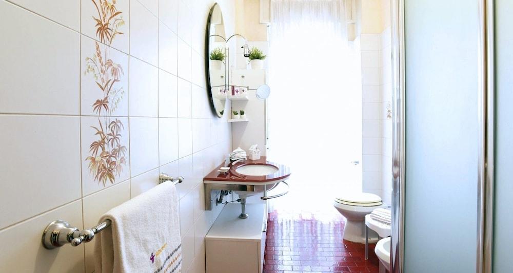 Altido Sweet Home - Bathroom