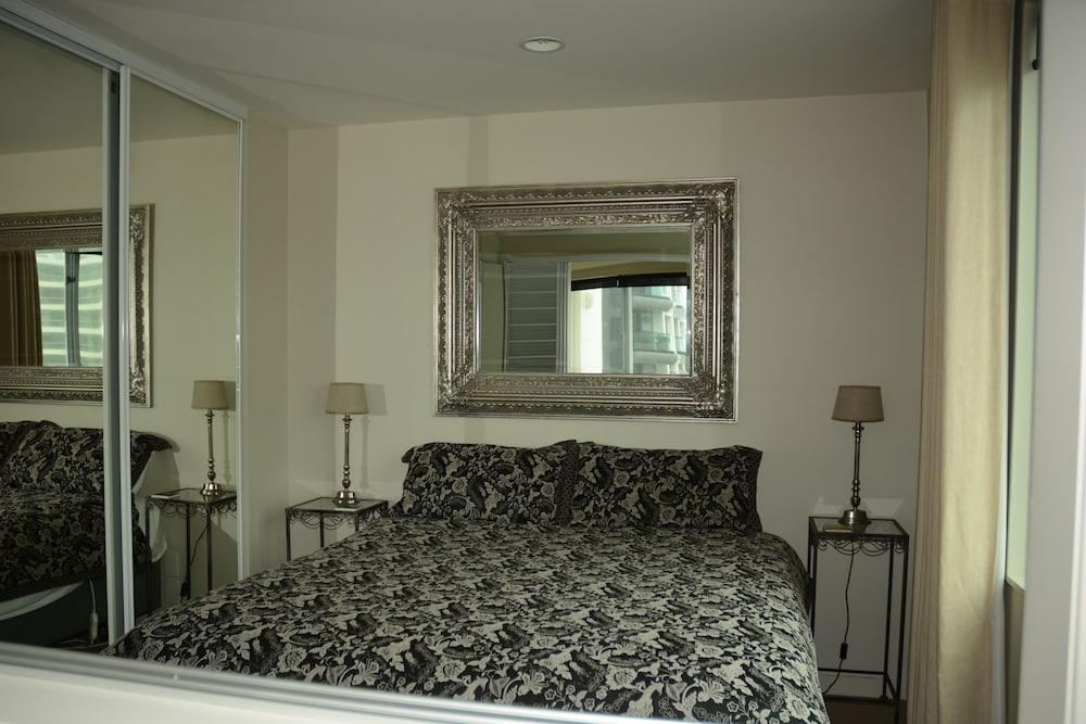 The Beaumont Apartments - Room