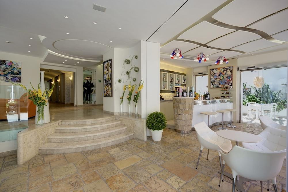 Hotel Villa Blu Capri - Interior Entrance