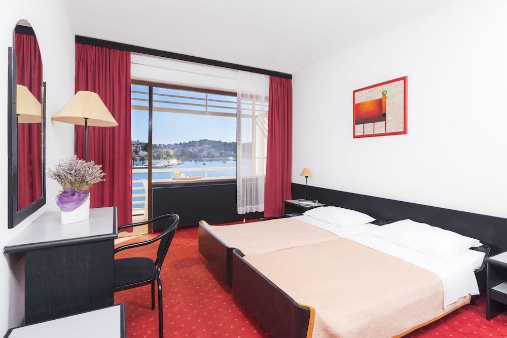 Delfin Hvar Hotel - Guestroom
