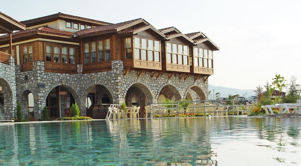 Umut Thermal Spa & Wellness Hotel - Featured Image
