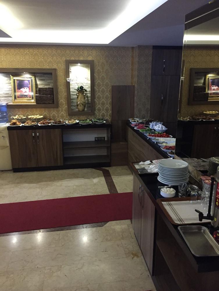 Metro Otel İzmir - Breakfast Area