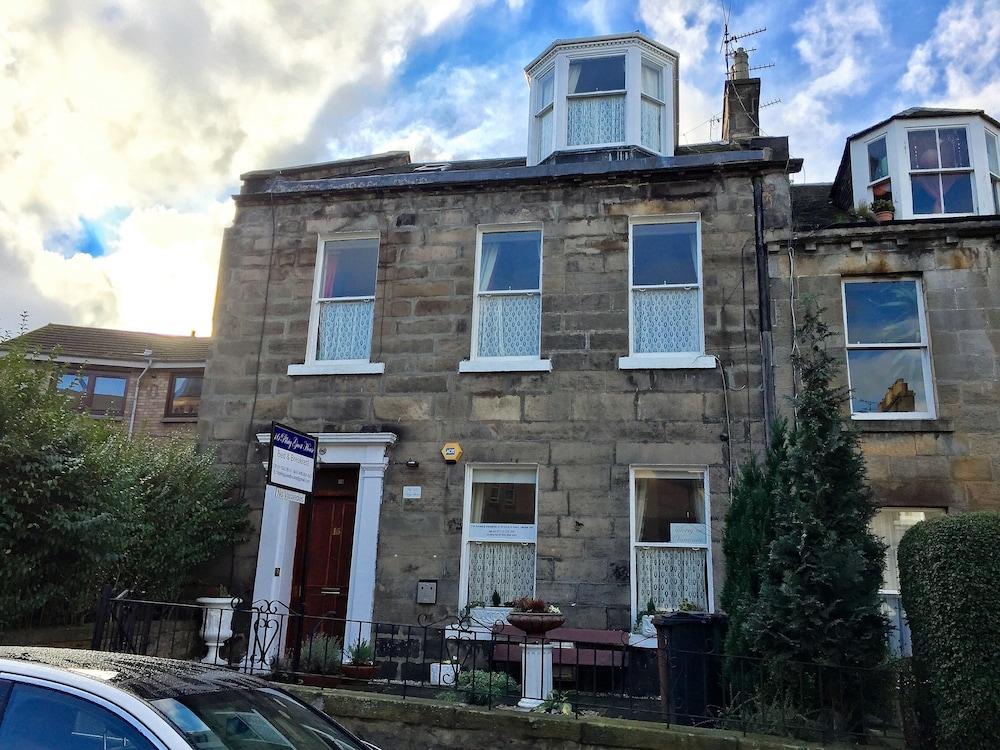 16 Pilrig Guest House - Featured Image