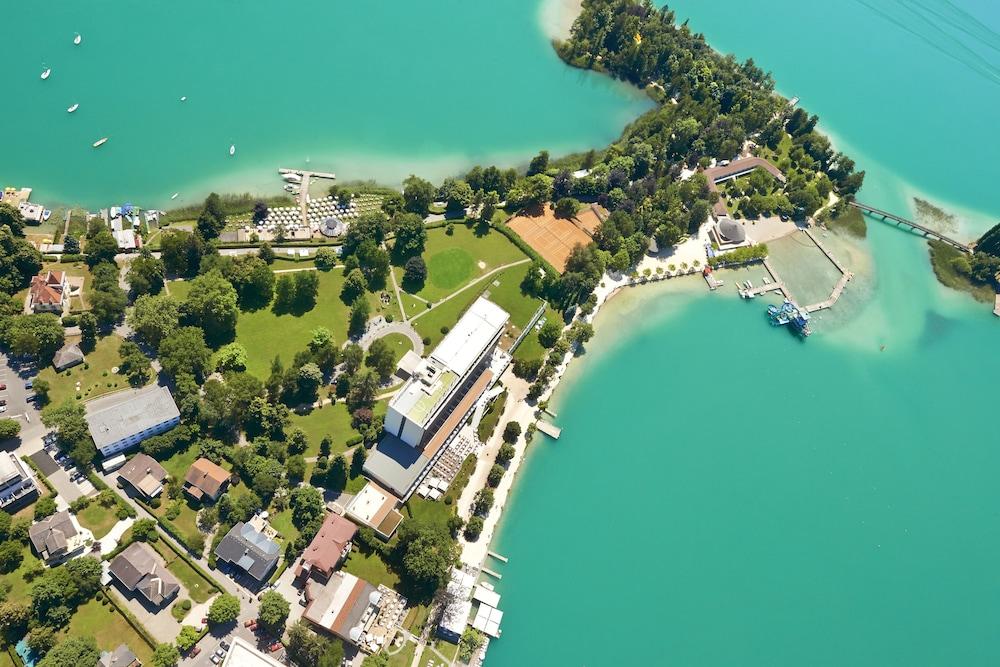 Parkhotel Pörtschach - Das Hotelresort mit Insellage am Wörthersee - Aerial View