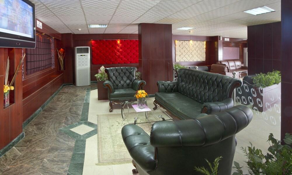 Al Farhan Suites Al Jubail Al Balad - Lobby Sitting Area
