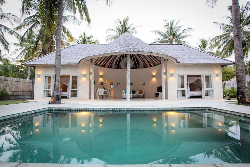 Sunset Palms Resort - Featured Image