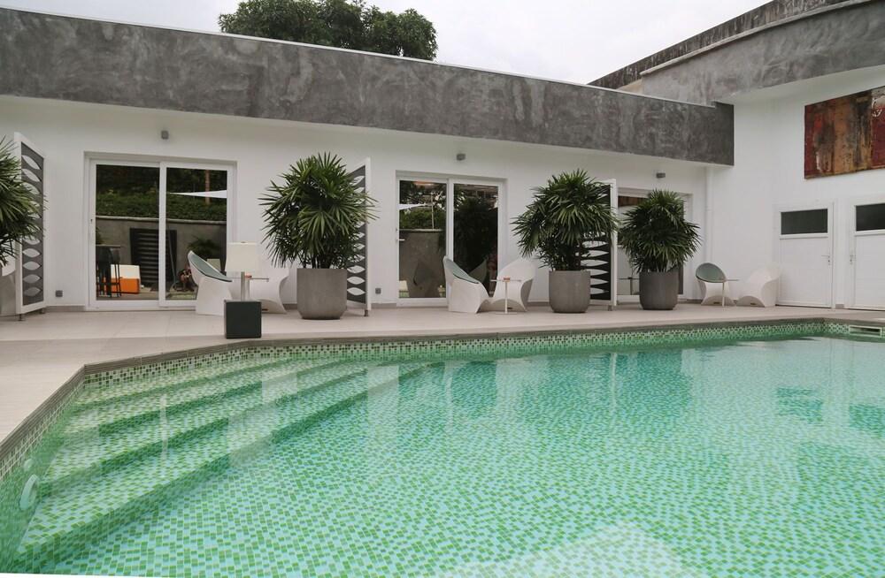 Le Stanislas Maison d'Hôtes - Outdoor Pool