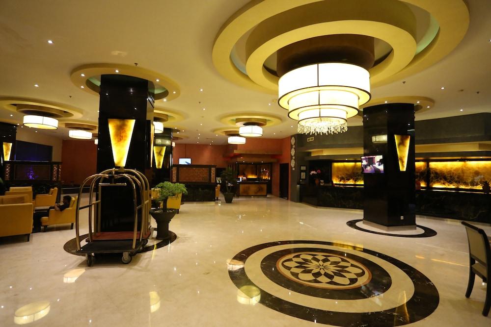 Hotel Aria Gajayana Malang - Lobby