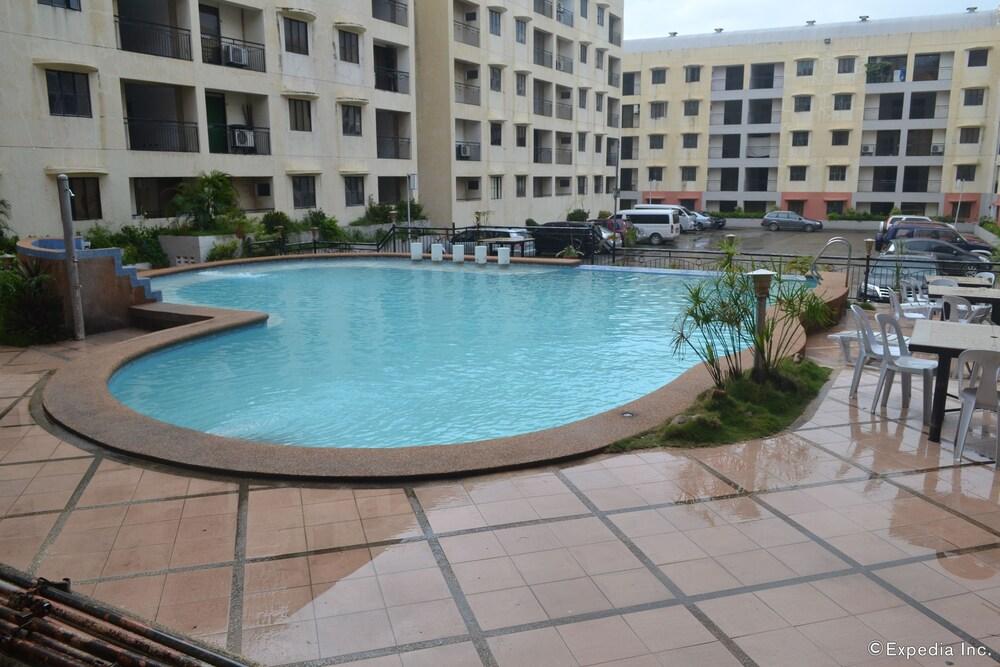 Lancaster Hotel Cebu - Outdoor Pool