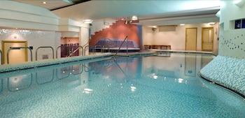 بولتون وايتس - Indoor Pool