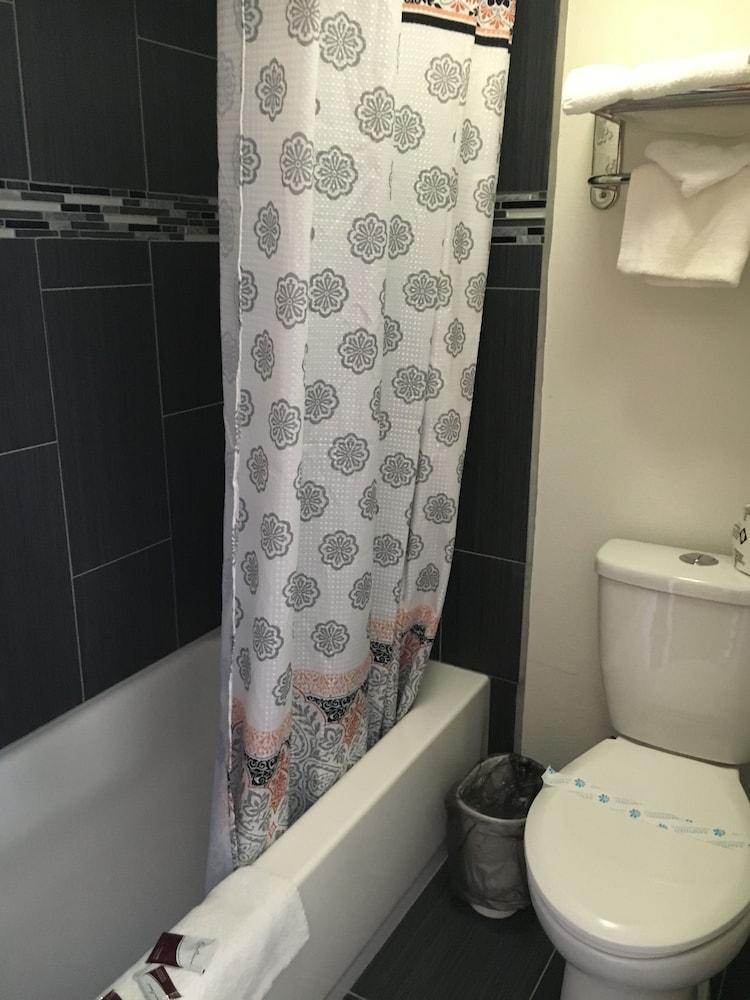 ساندز موتل - Bathroom
