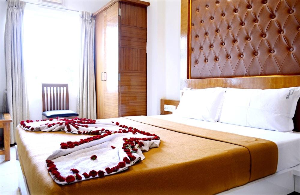 Hotel TR Residency - Room