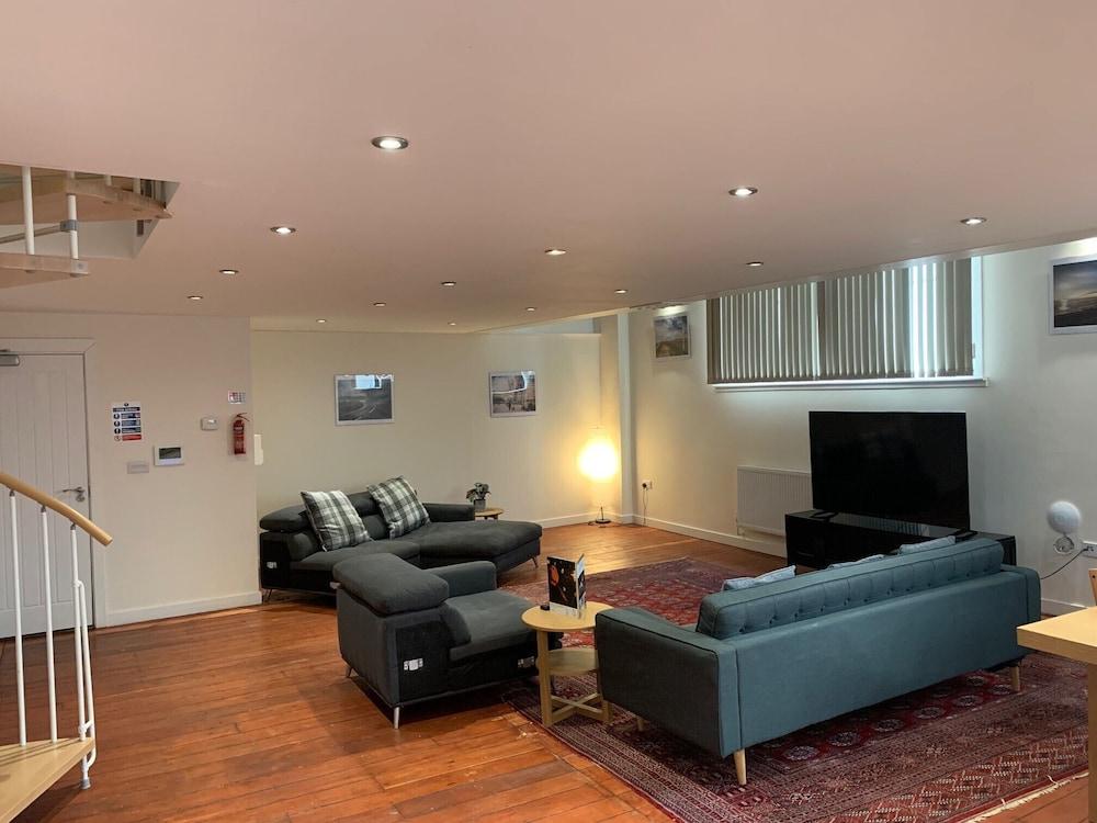 Charter House School Serviced Apartments Hull Serviced Apartments HSA - Featured Image