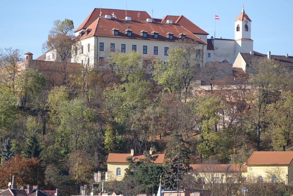 EEL accommodation Brno - Exterior
