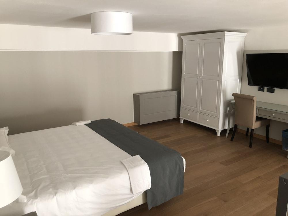 Hotel De Ville - Room