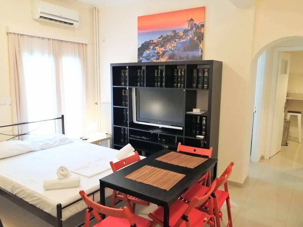 Modern apartment in Piraeus - Room