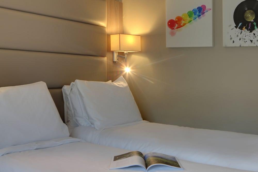 Best Western Pontypool Metro Hotel - Room