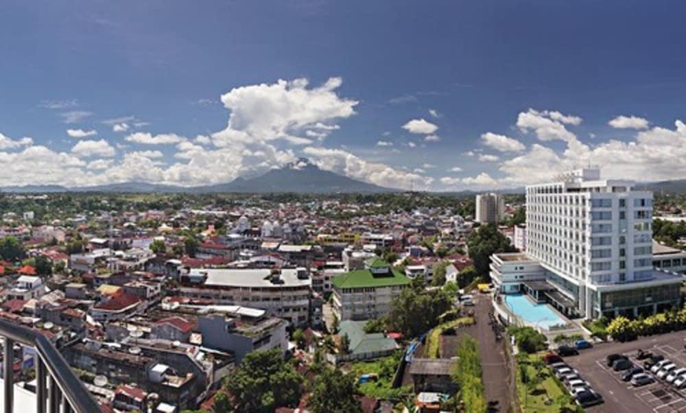 Sintesa Peninsula Hotel Manado - Aerial View