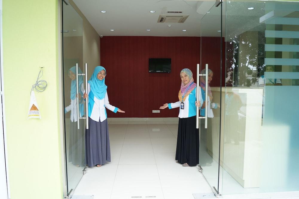 COOP Hotel Putrajaya & Cyberjaya - Interior Entrance