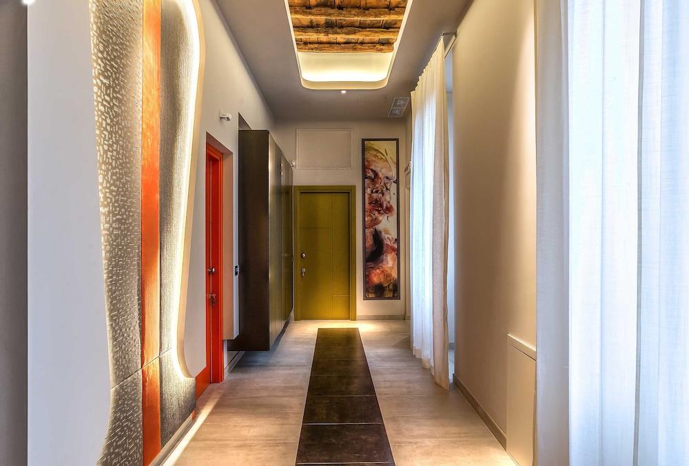 Barberini Luxury - Interior Entrance